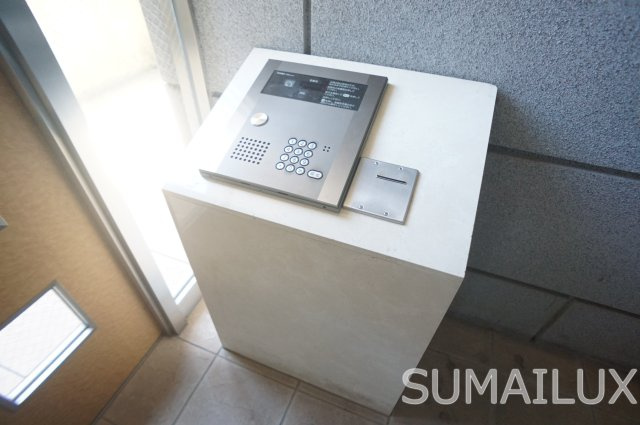 新屋敷エクシードのエントランス