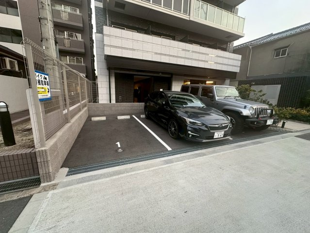 プレサンス海老江ジャルダンの駐車場