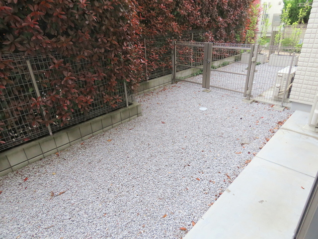 メゾン　フィル　デ　フェールのバルコニー|広いお庭付き