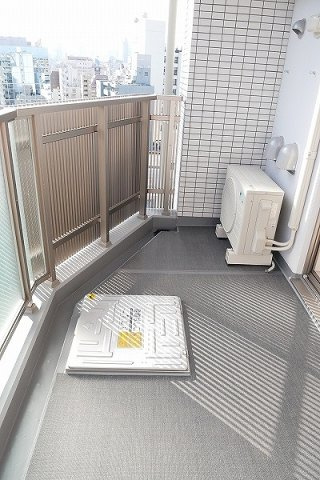 Nステージ上野のバルコニー