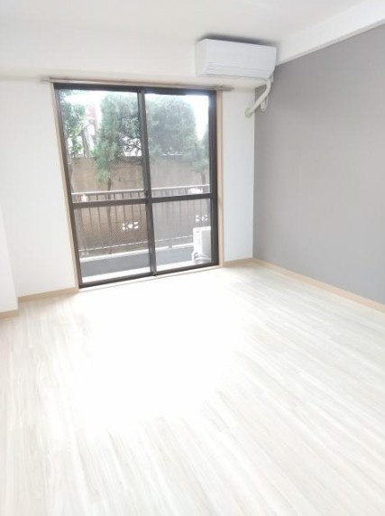 ザ・ハウスオブウチダの居間・リビング