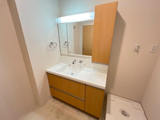 ロビンⅢの独立洗面台|洗髪洗面化粧台