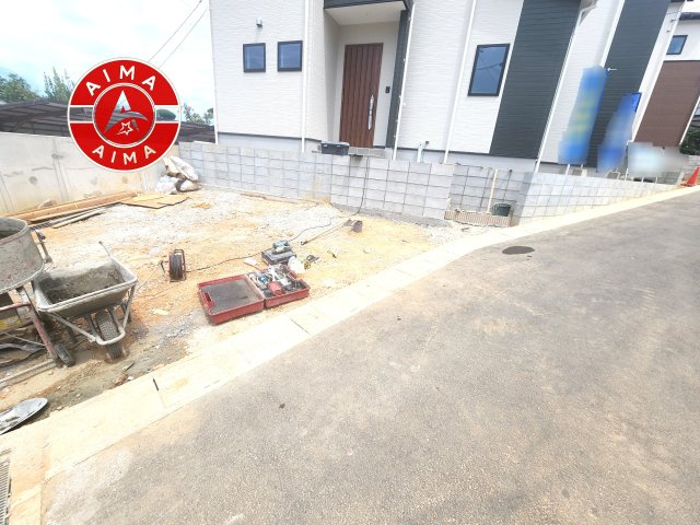 糸島市前原駅南1丁目第3-3棟(1号棟)の外観|広々した駐車場です。