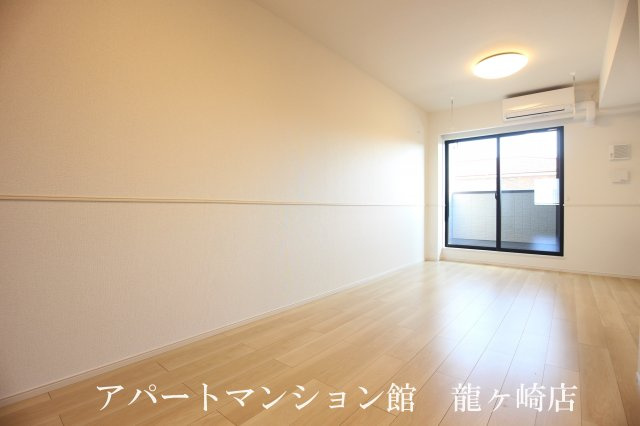 フェニックスAの居間・リビング