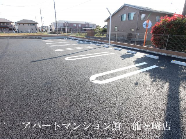 フェニックスAの駐車場