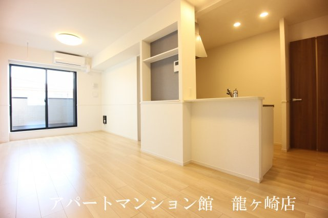 フェニックスAの居間・リビング