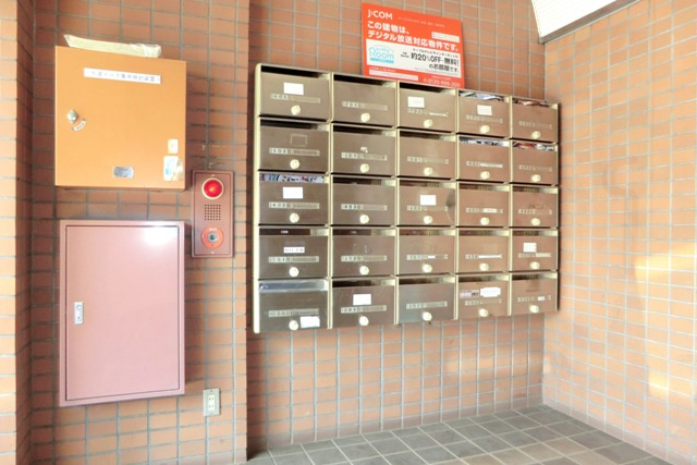 ゴールドマンション小熊ＰＡＲＴ２のロビー|★１階・共用ロビーに各戸の集合ポストを設置しています★