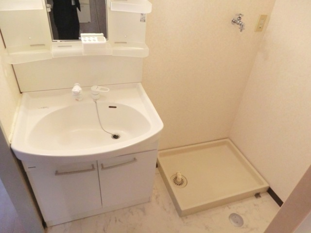 ゴールドマンション小熊ＰＡＲＴ２の洗面所|★シャワードレッサー型洗面台＆室内洗濯機置場あり★