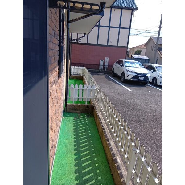 ネイ・フリーデンのバルコニー