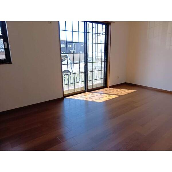 ネイ・フリーデンの居間・リビング