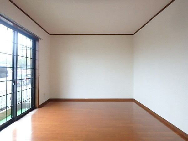 ネイ・フリーデンの居間・リビング