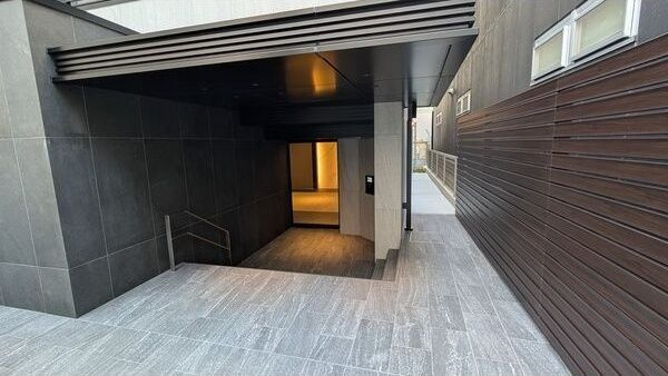 ザ・レジデンスパーク栄の玄関