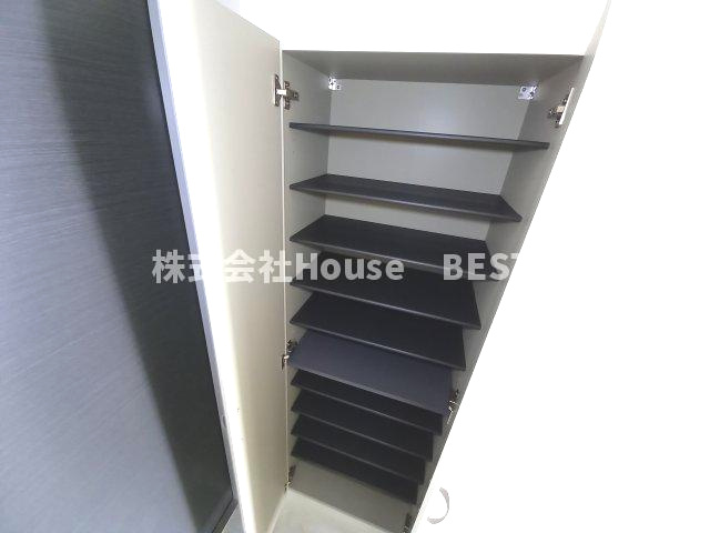 レジデンス神戸大倉山グルーブの収納