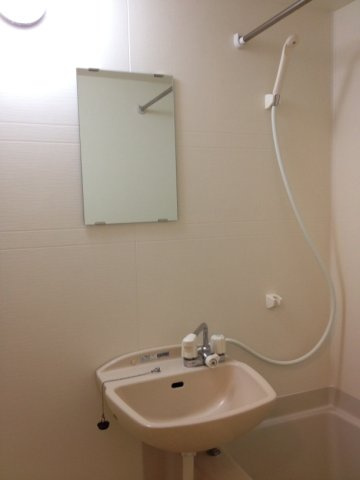 レオパレスブランドール　Ｈの浴室|浴室乾燥機付バスルーム