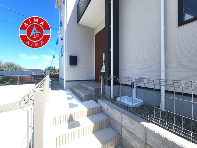 糸島市前原駅南1丁目第3-3棟(3号棟)の玄関|おでかけの時も帰った時も、「我が家」を最初に感じでもらえる素敵な空間に。