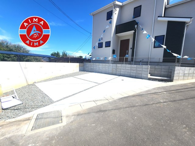 糸島市前原駅南1丁目第3-3棟(3号棟)の外観|広々した駐車場です。
