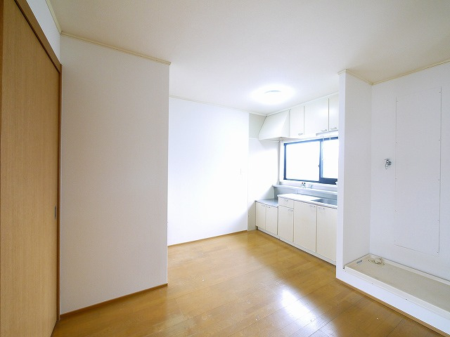 三条大路Sマンションのキッチン