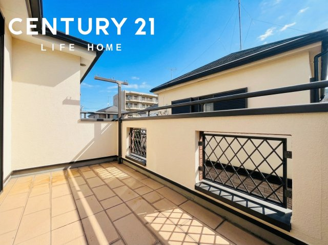 【バルコニー】 | 東急東横線「東白楽」中古戸建 | 落ち着いた時間を過ごせるバルコニーです