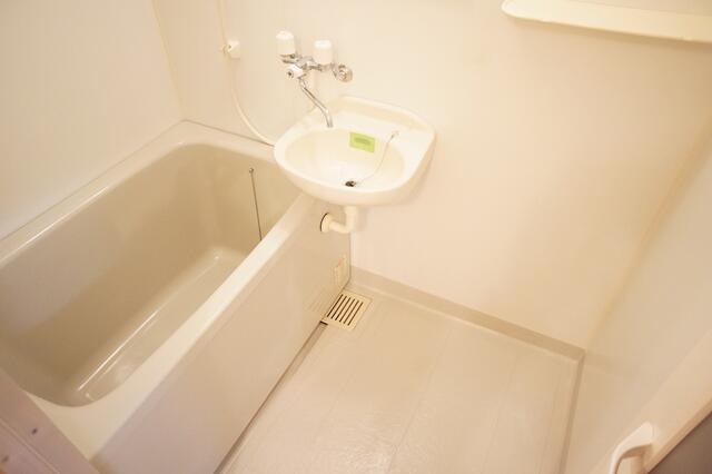 メゾンＳＡＴＳＵＫＩの浴室