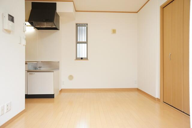 メゾンＳＡＴＳＵＫＩの居間・リビング