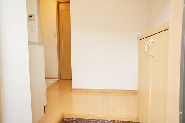 メゾンＳＡＴＳＵＫＩの玄関