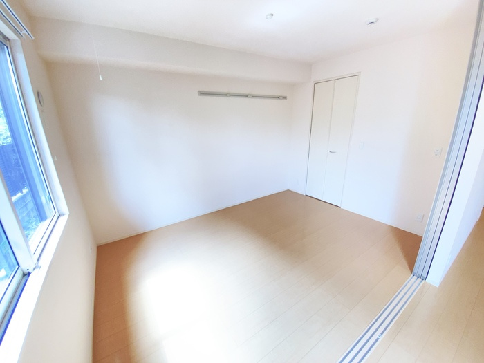 ホームパーティーⅥ号館の洋室