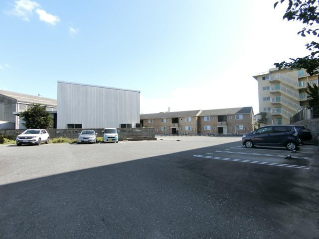 デュランタA棟の駐車場