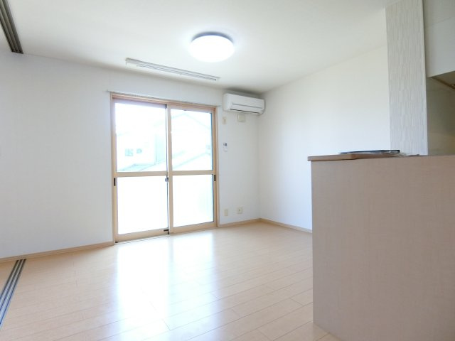 デュランタA棟の居間・リビング|イメージ202号室の写真