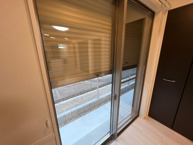 川口市大字道合字久保前　アパート新築工事の内装|窓シャッター（イメージ）