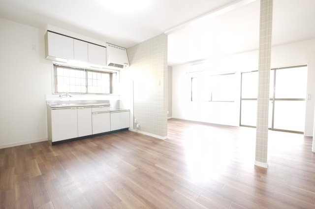 グローバルクレストの居間・リビング