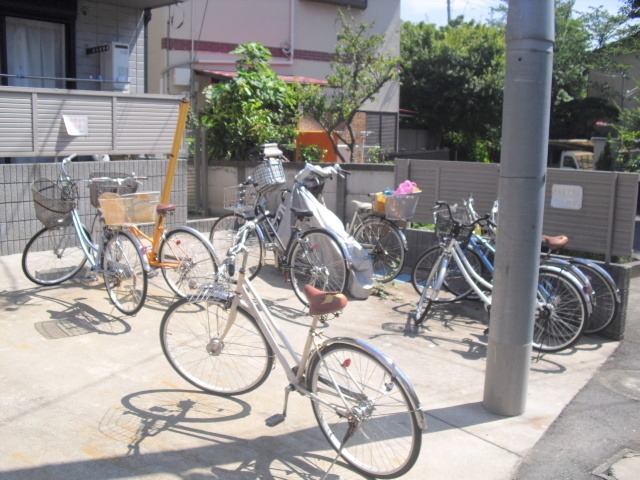 ドミール雪の下のその他共用部分|自転車置場