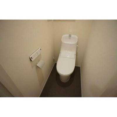 【トイレ】 | メゾン ド アッシュ | 温水洗浄便座。
