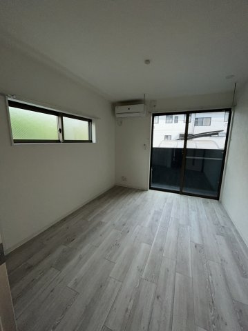 パーク・アジュール春日部の洋室|落ち着いた色調の洋室です