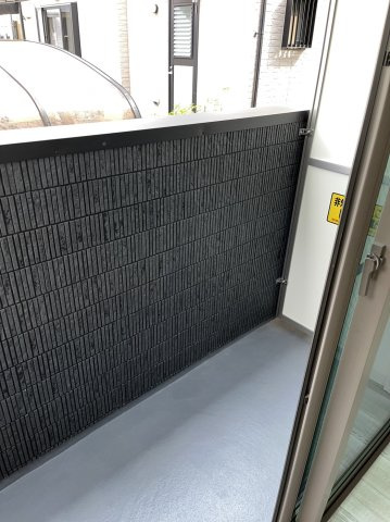 パーク・アジュール春日部のバルコニー|暖かな日差しのふりそそぐバルコニー