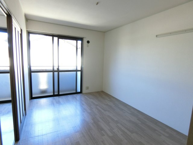 サンクレセントKの洋室