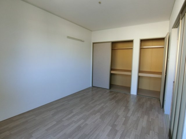 サンクレセントKの洋室