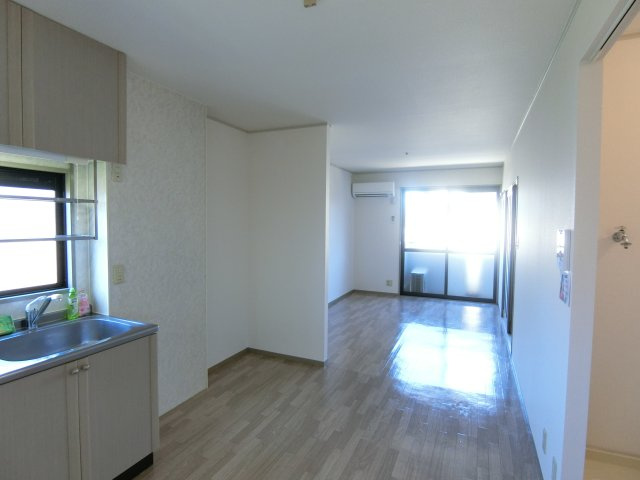 サンクレセントKの居間・リビング