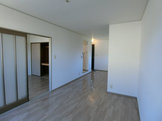 サンクレセントKの居間・リビング