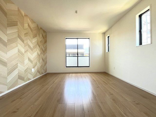 【寝室】 | 福岡市早良区内野5丁目2期　1号棟（全1棟）【仲介手数料無料・0円】 | 現地写真。2階主寝室です。