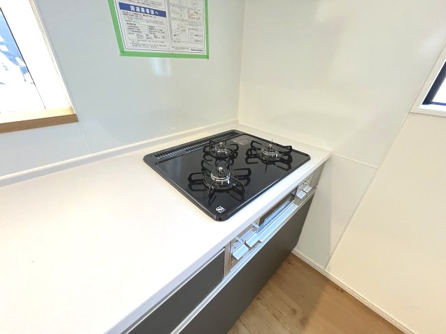 【キッチン】 | 福岡市早良区内野5丁目2期　1号棟（全1棟）【仲介手数料無料・0円】 | 現地写真。
