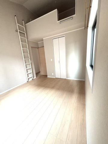 飯塚4丁目戸建ての居間・リビング|使いやすいリビングです