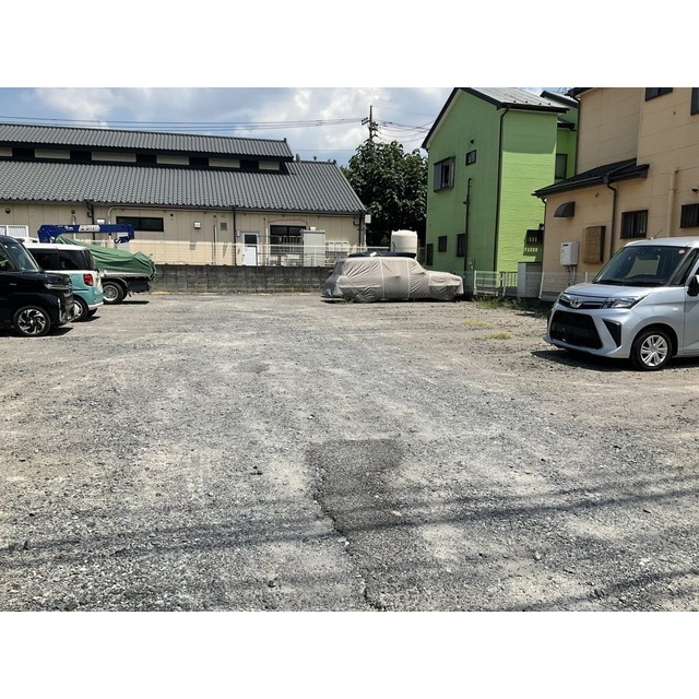 ピアザハイツⅤの駐車場|車をお持ちの方に嬉しい駐車場付きの物件です