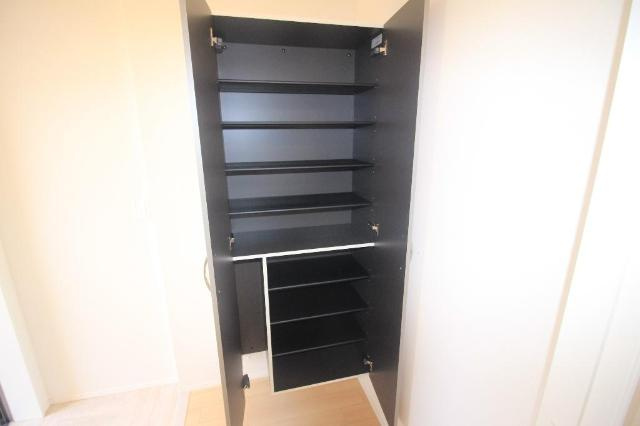 ＬｉｏｎａＣ(リオナシー)の収納|下駄箱