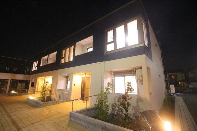 ＬｉｏｎａＣ(リオナシー)の外観|外観写真（夜）