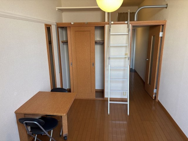 レオパレスノワールの居間・リビング|ゆったりとしたリビングです