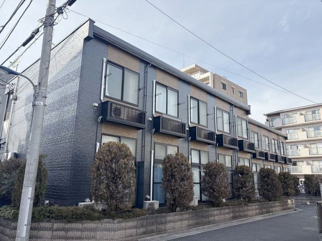 レオパレスノワールの外観|落ち着いた雰囲気の外観です