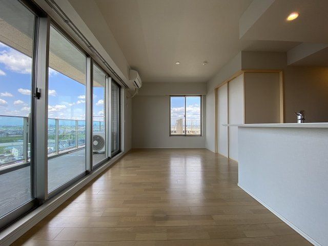 グランセンス吉川美南ステーションコートの居間・リビング|おしゃれな居間です