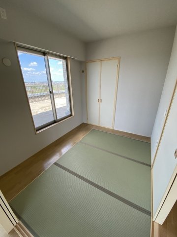 グランセンス吉川美南ステーションコートの和室|和室ならではの温かな和の空間で寛ぎの時間を過ごせます