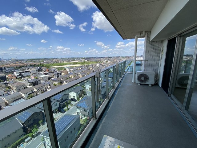 グランセンス吉川美南ステーションコートのバルコニー|広々としたバルコニーです