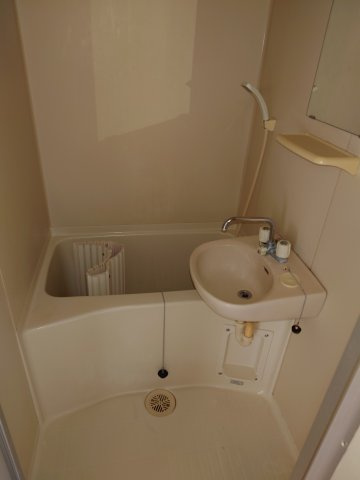 オズ・フラッツ本山の浴室|コンパクトで使いやすいお風呂です